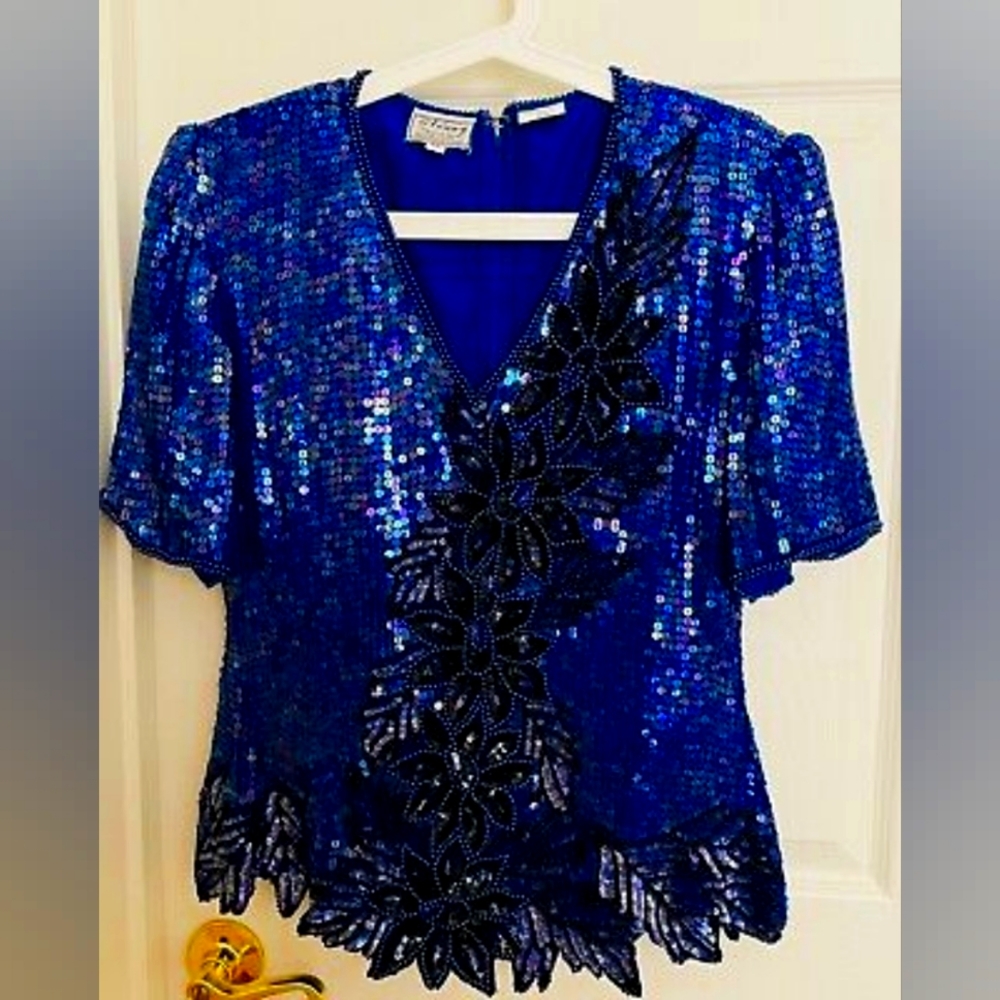 BEAUTIFUL STENAY PETITE SMALL BLUE BLACK SILK SEQUIN TOP VINTAGE CHIC❣️